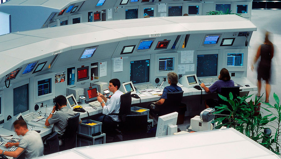 Центр управления швейцарской авиадиспетчерской Skyguide в&nbsp;аэропорту Клотен в&nbsp;Цюрихе, 2001 год