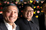 Глава МИД Сингапура Вивиан Балакришнан, лидер КНДР Ким Чен Ын и министр образования Он Е Кун