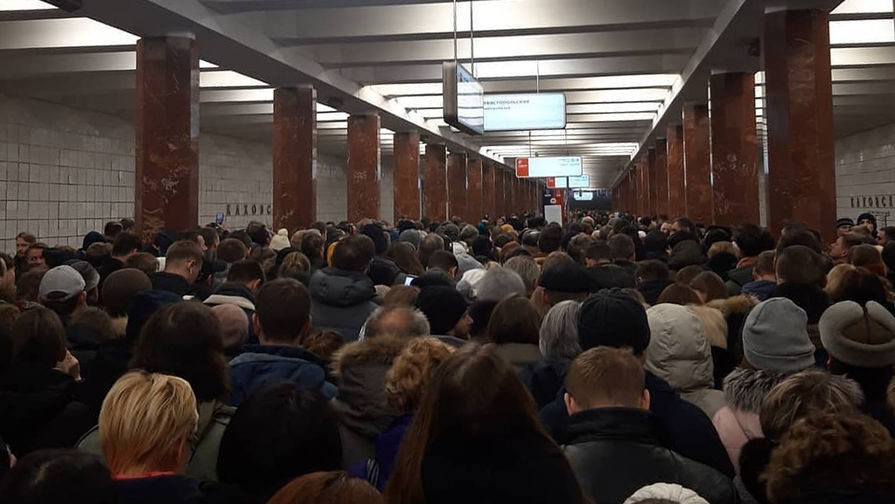 Таганско краснопресненская сбой. Коллапс в Московском метро. Движение на фиолетовой ветке Московского метро. Коллапс в метро сегодня на Таганско Краснопресненской. Фиолетовая ветка.