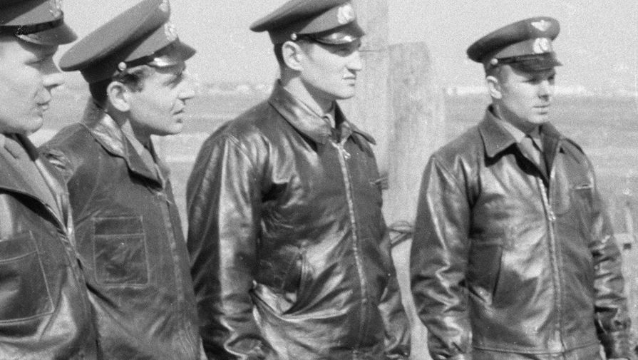 Кандидаты в первый отряд космонавтов: Юрий Гагарин, Борис Волынов, Герман Титов и Евгений Хрунов, 1960 год