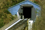 Вид на рельсы, ведущие к тоннелю, где произошел пожар, ноябрь 2000 года
