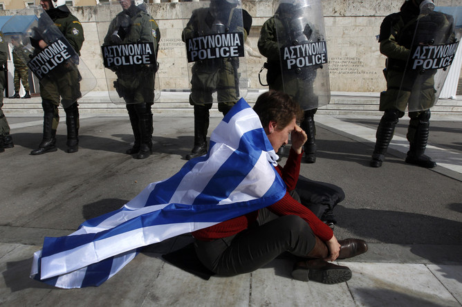 Рейтинг Греции понижен до дефолтного