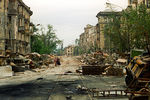 Разрушения в центре Грозного на улице Мира