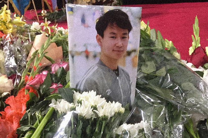 Гражданская панихида по убитому фигуристу Денису Тену во дворце спорта имени Балуана Шолака, Алма-Ата, 21 июля 2018 года
