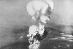 Взрыв атомной бомбы в Хиросиме 6 августа 1945 года.