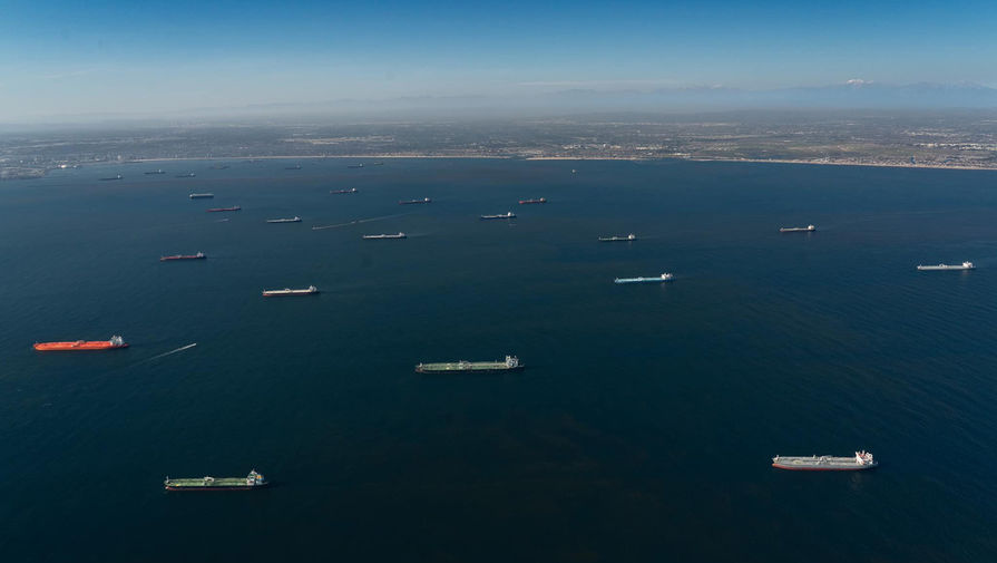 Нефтетанкеры у&nbsp;берегов Калифорнии в&nbsp;США, апрель 2020 года