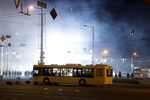 Использование светошумовых гранат белорусскими силовиками в Минске во вторую ночь акций протеста после президентских выборов, 11 августа 2020 года