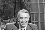 Телеведущий Борис Ноткин, автор и ведущий программы «Приглашает Борис Ноткин». 1994 год