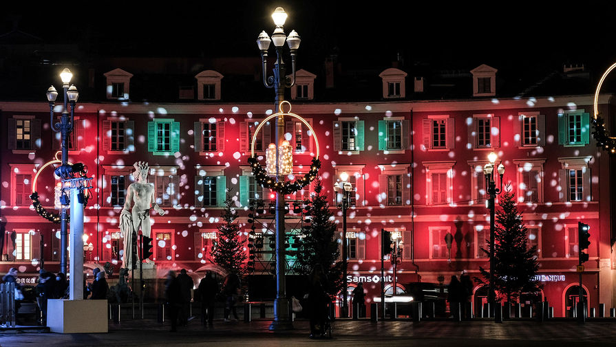 Праздничная улица в&nbsp;Ницце, 24 декабря 2020 года 