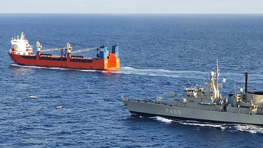 «Дружественный визит»: на торговое судно РФ высадились силы НАТО