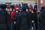 Полиция охраняет вход в Тверской суд