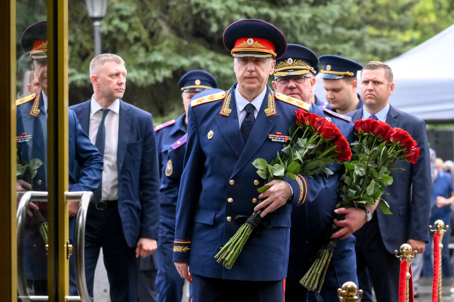 Председатель Следственного комитета РФ Александр Бастрыкин на&nbsp;церемонии прощания с&nbsp;председателем Верховного суда РФ Ириной Подносовой в&nbsp;траурном зале ЦКБ Управления делами президента РФ в&nbsp;Москве, 24&nbsp;июля 2025&nbsp;года