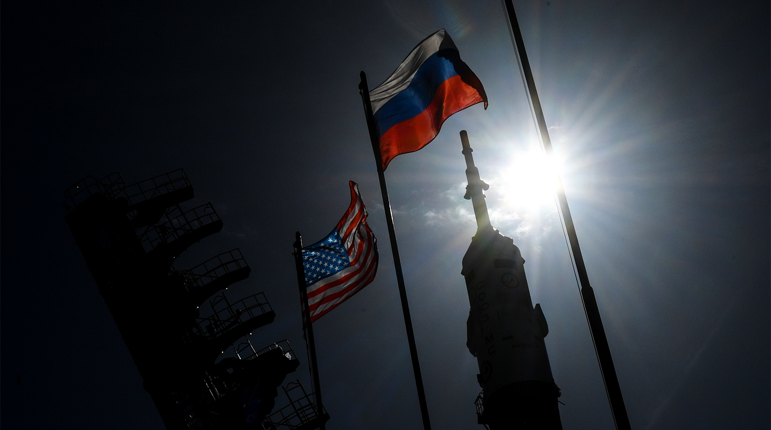 Установка ракеты-носителя «Союз-ФГ» с пилотируемым кораблем «Союз МС-04» на Гагаринский старт космодрома Байконур, 17 апреля 2017 года