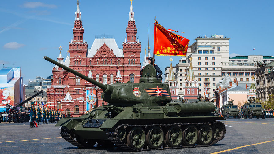 Танк Т-34-85 на&nbsp;генеральной репетиции военного парада в&nbsp;Москве, 7 мая 2017 года