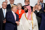 Президент США Дональд Трамп и наследный принц Саудовской Аравии Мухаммед ибн Салман Аль Сауд на саммите G20, 28 июня 2019 года