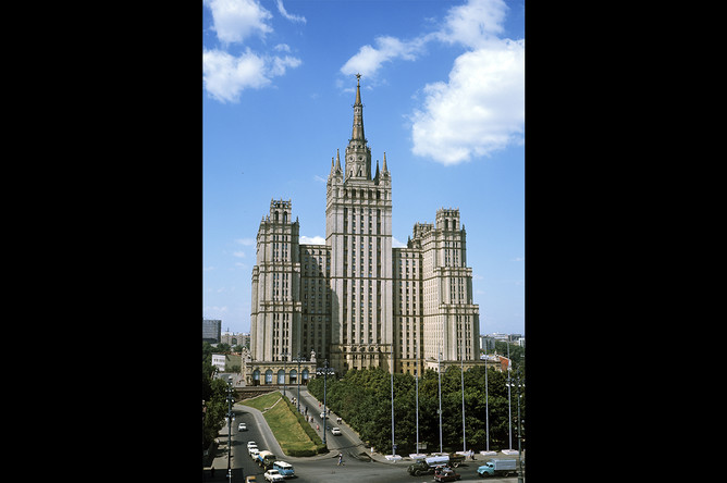 Жилой дом на площади Восстания (позднее — Кудринская площадь) , 1973 год