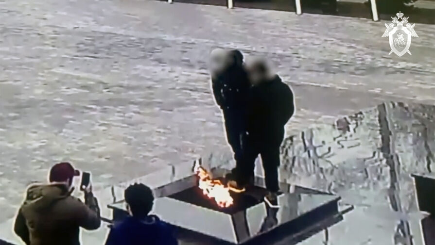 На Ставрополье арестовали мужчину, который вместе с приятелями осквернил Вечный огонь
