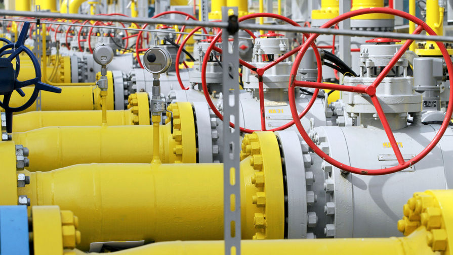 Газпром снизил прокачку газа через Украину