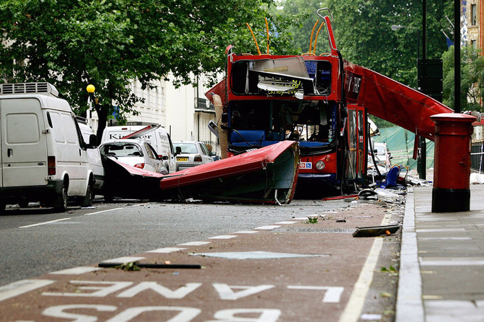 Лондонский автобус, разрушенный в&nbsp;результате взрыва 7&nbsp;июля 2005&nbsp;года на&nbsp;площади Тависток-Сквер в&nbsp;Лондоне