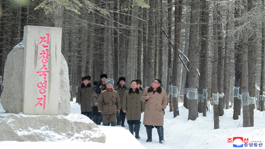 Высший руководитель КНДР Ким Чен Ын на&nbsp;священной горе Пэктусан, 4 декабря 2019 года