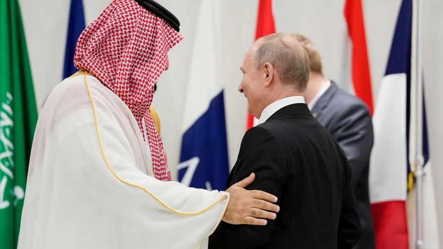 Президент России Владимир Путин и наследный принц Саудовской Аравии Мухаммед ибн Салман Аль Сауд на полях саммита G20, 28 июня 2019 года