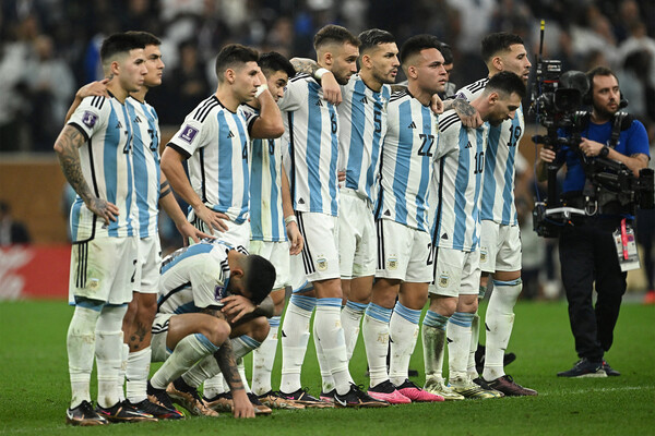Сборная Аргентины во время серии пенальти, 18&nbsp;декабря 2022&nbsp;года