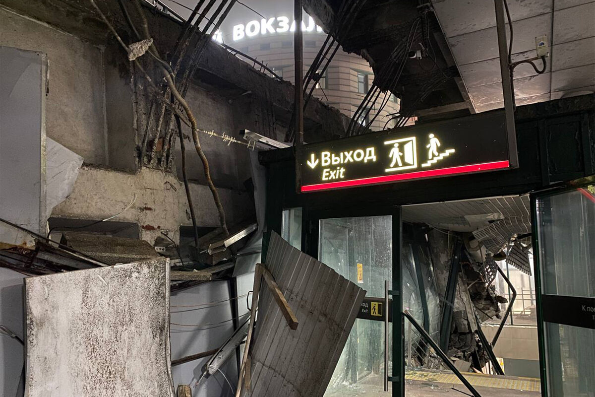 В Петербурге обрушилась крыша Ладожского вокзала. Организована эвакуация