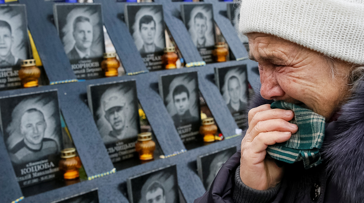 Монумент памяти погибших в годовщину «майдана» в Киеве, 21 ноября 2017 года