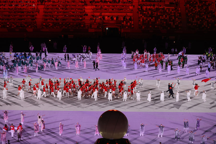 Парад атлетов на церемонии открытия Игр в Токио