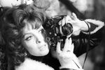 В 70-х карьера актрисы пошла на спад, и Джина Лоллобриджида занялась фотожурналистикой. Среди знаменитостей, фотографии которых она делала, были Пол Ньюмен, Сальвадор Дали, Фидель Кастро, а также Сборная Германии по футболу. В 1973 году был опубликован фотоальбом ее фоторабот под названием «Моя Италия» («Italia Mia»)