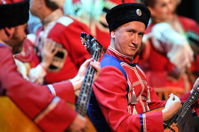 Новосибирск. 4 ноября 2017. На концерте Кубанского казачьего хора во время всероссийской акции «Ночь искусств» в концертном зале им. А. М. Каца