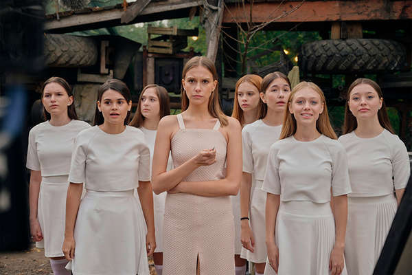 Кадр из сериала «Два холма» (2022)