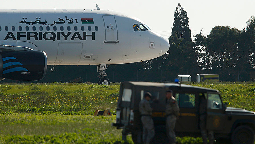 Захваченный ливийский самолет в&nbsp;аэропорту Мальты