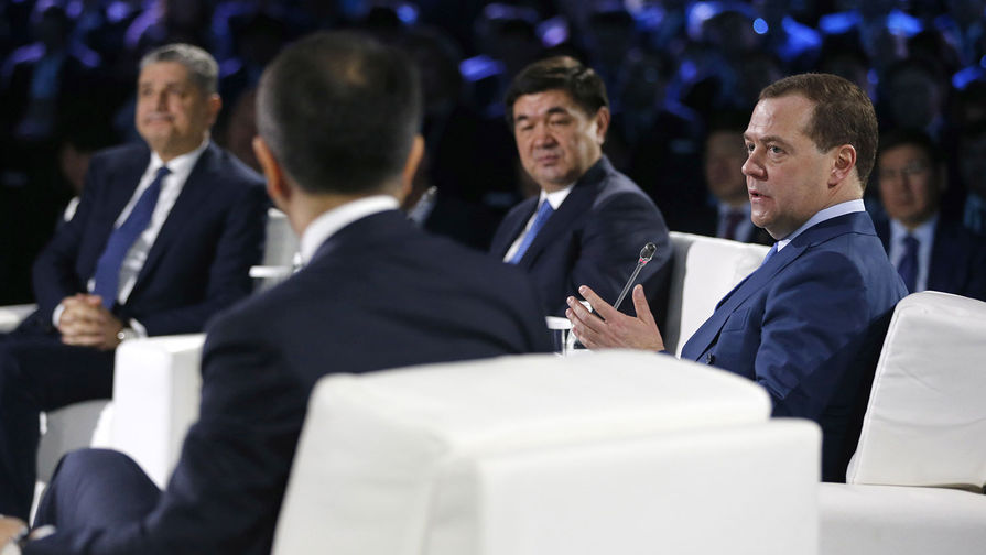 Председатель правительства РФ Дмитрий Медведев на пленарной сессии форума «Цифровая повестка в эпоху глобализации 2.0. Инновационная экосистема Евразии» в Алма-Ате, 1 февраля 2019 года