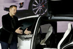 Глава Tesla Motors Илон Маск на премьере Tesla Model X