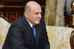 Председатель правительства РФ Михаил Мишустин во время встречи с президентом Белоруссии Александром Лукашенко в Минске, 3 сентября 2020 года 
