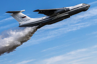 Самолет Ил-76МД во время стратегических командно-штабных учений «Кавказ-2016» на полигоне Опук
