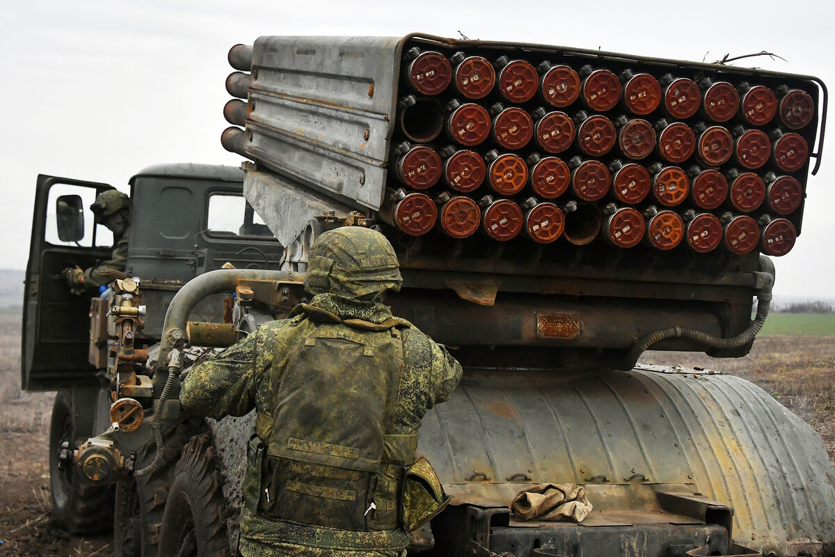 В МО РФ сообщили об уничтожении склада с боеприпасами ВСУ в Запорожской  области - Газета.Ru | Новости