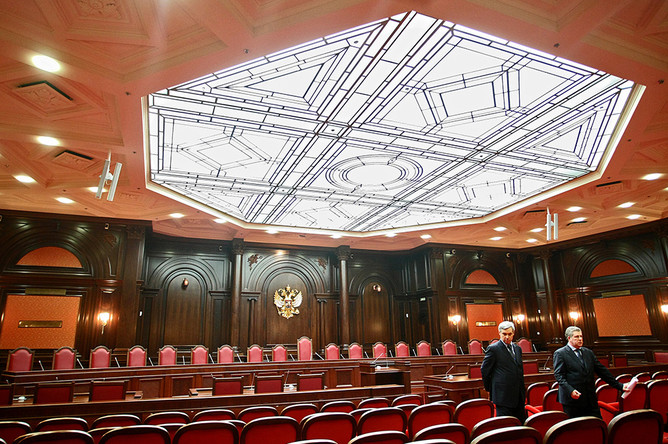Зал заседаний Конституционного суда РФ в Санкт-Петербурге