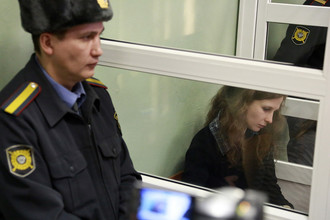Одновременное желание светского государства и кары для Pussy Riot нельзя списать на кашу в головах