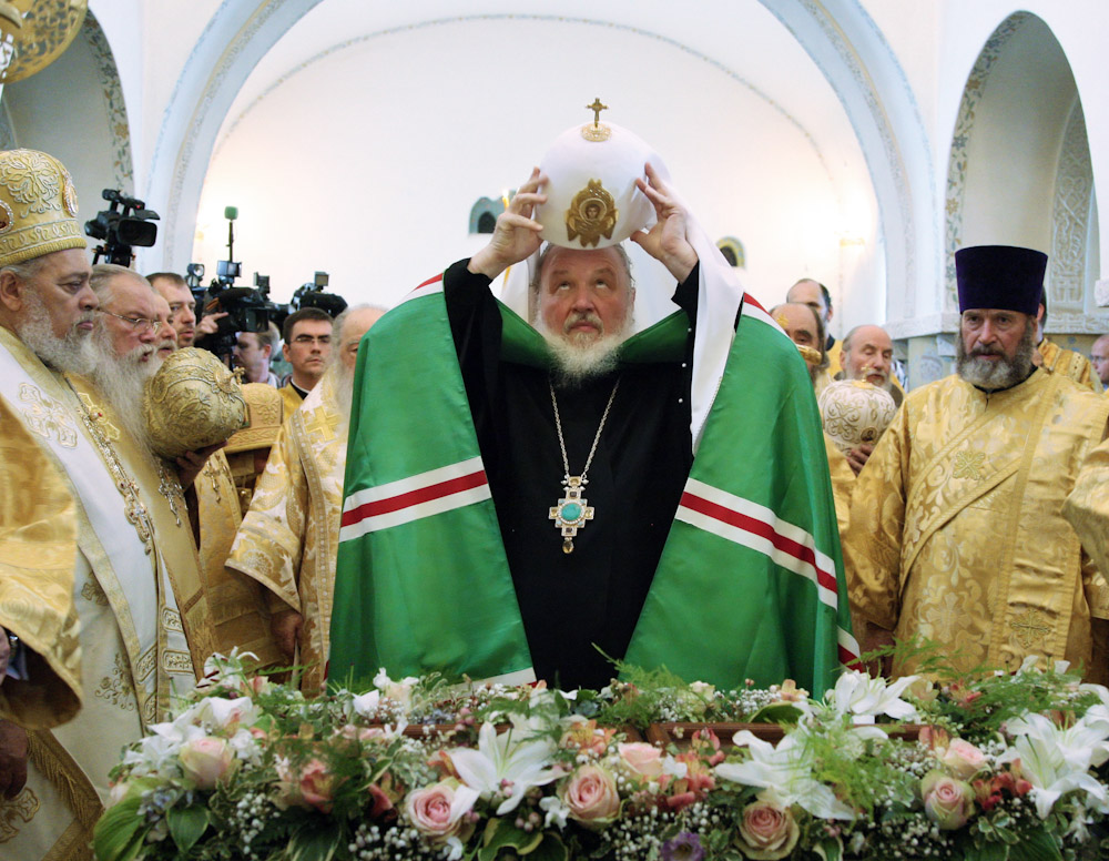 Патриарх Московский и Всея Руси Кирилл на мероприятиях, посвященных 100-летию Марфо-Мариинской обители. Сентябрь 2009 года