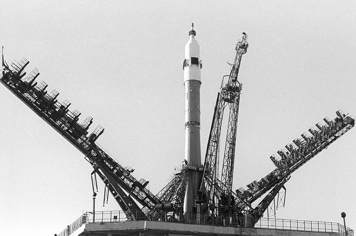 Ракета-носитель с&nbsp;космическим кораблем &laquo;Союз-9&raquo; на&nbsp;стартовом столе, 1970&nbsp;год