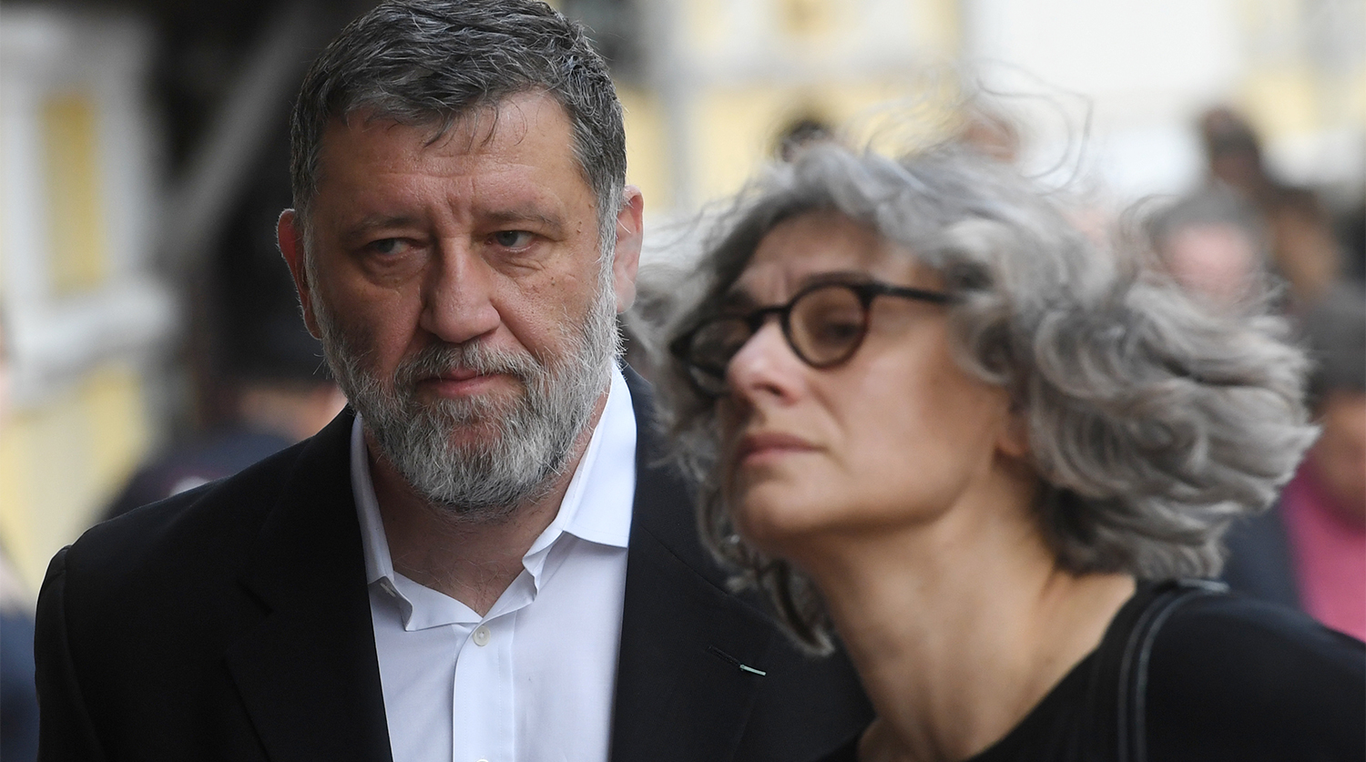 Журналист Сергей Пархоменко перед церемонией прощания с Антоном Носиком в Центральном доме литераторов в Москве, 11 июля 2017 года