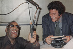 Рэй Чарльз и Тони Беннетт в звукозаписывающей студии в Лос-Анджелесе, 1986 год
