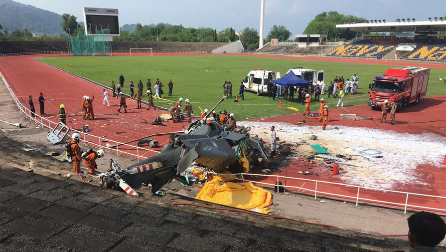 В Малайзии два военных вертолета разбились после столкновения на репетиции парада