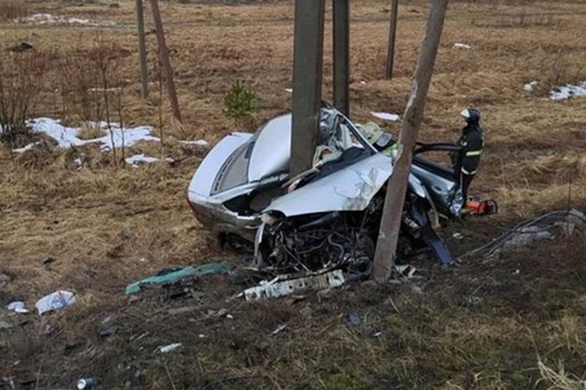 В Санкт-Петербурге девушка на автомобиле разбилась, пытаясь уйти от погони  ДПС - Газета.Ru | Новости