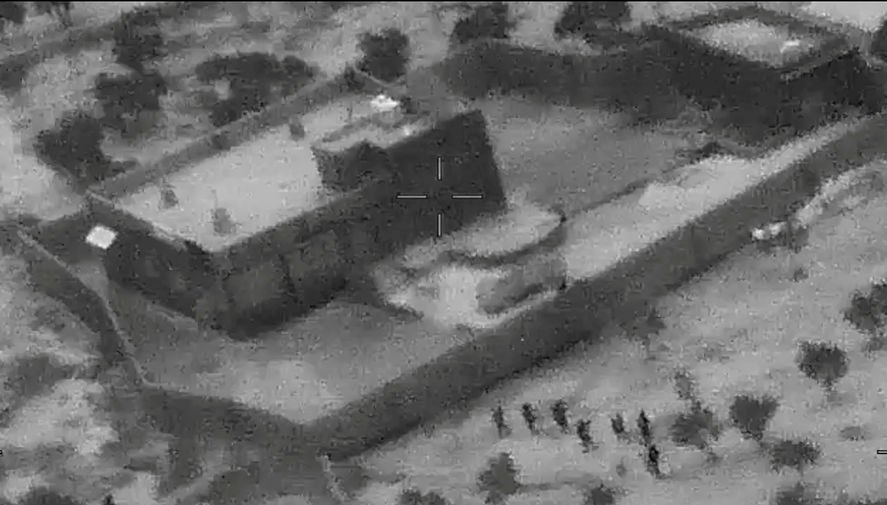 Кадр из&nbsp;видеозаписи с&nbsp;операцией по&nbsp;уничтожению террориста Абу Бакра Аль-Багдади в&nbsp;сирийском Идлибе, 26 октября 2019 года