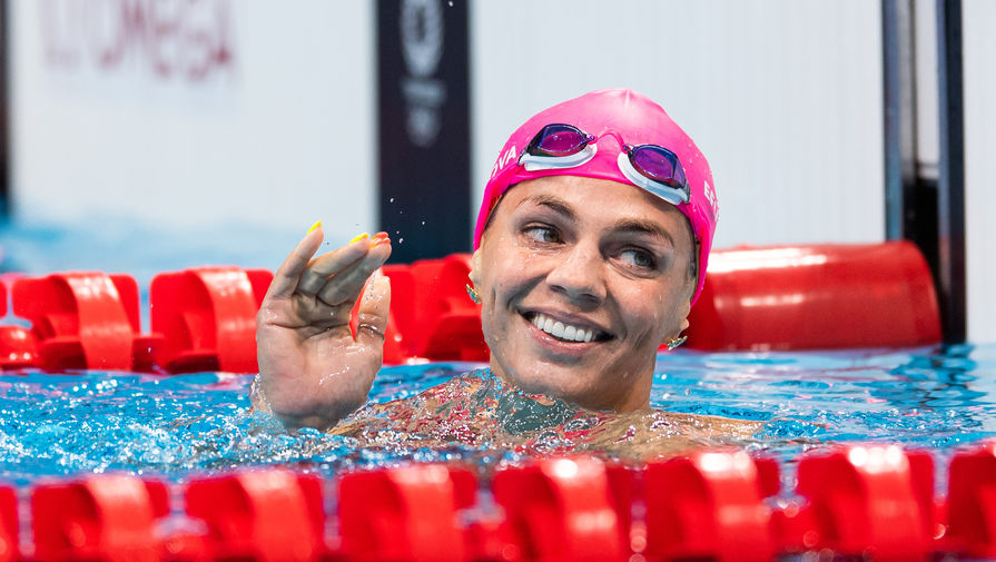 Ефимова выиграла заплыв на дистанции 100 м брассом на этапе Кубка мира в Казани