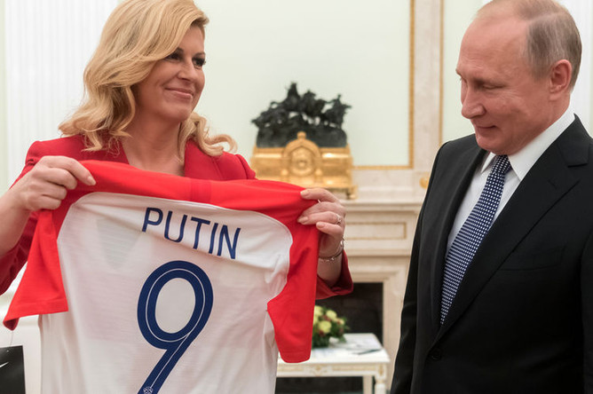 Президент Хорватии Колинда Грабар-Китарович и президент России Владимир Путин во время встречи в Кремле, 15 июля 2018 года