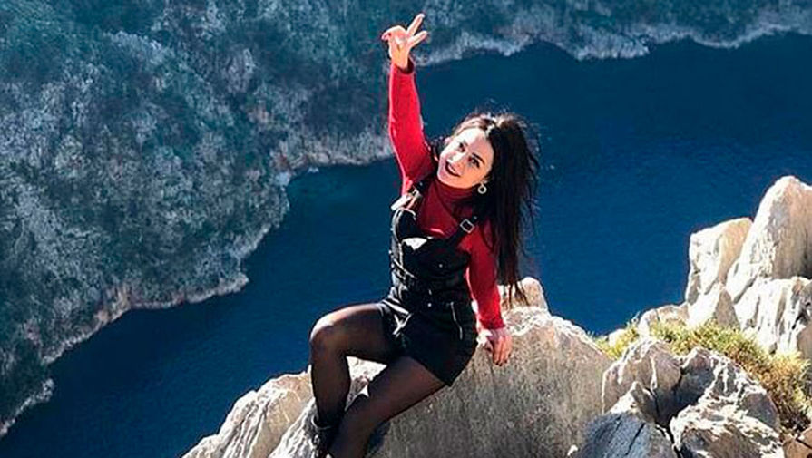 В Турции женщина решила отметить окончание карантина и сорвалась с горы